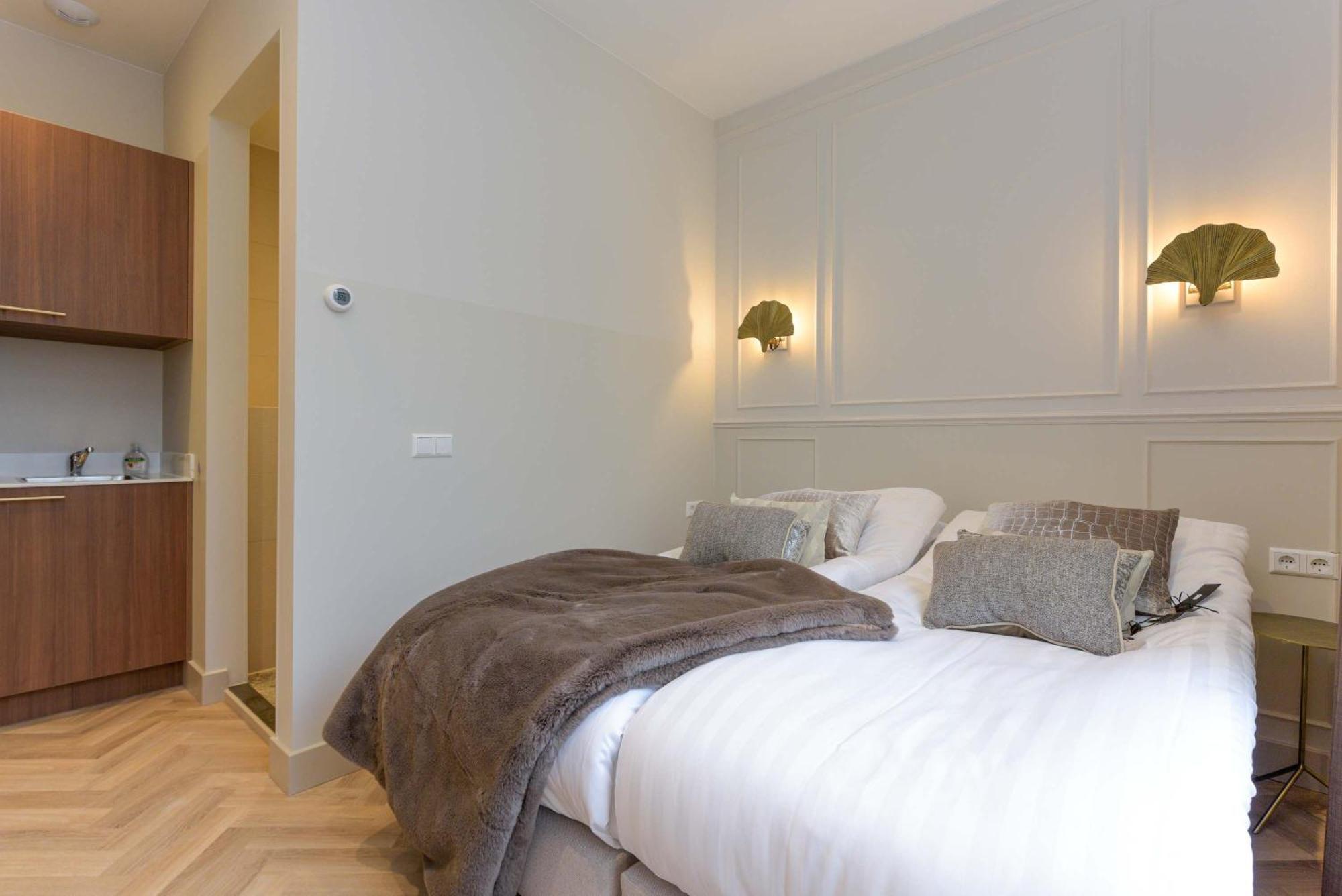 With Single Beds And Balcony Gasthof Den Haag